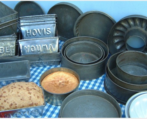 Cake tins