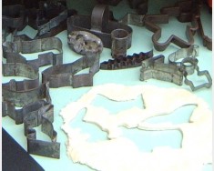 Tin pastry & cookie cutters