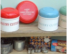 Tin pastry & cookie cutter sets